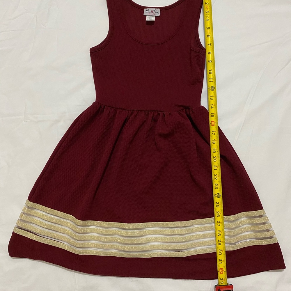 Sleeveless burgundy & gold dress